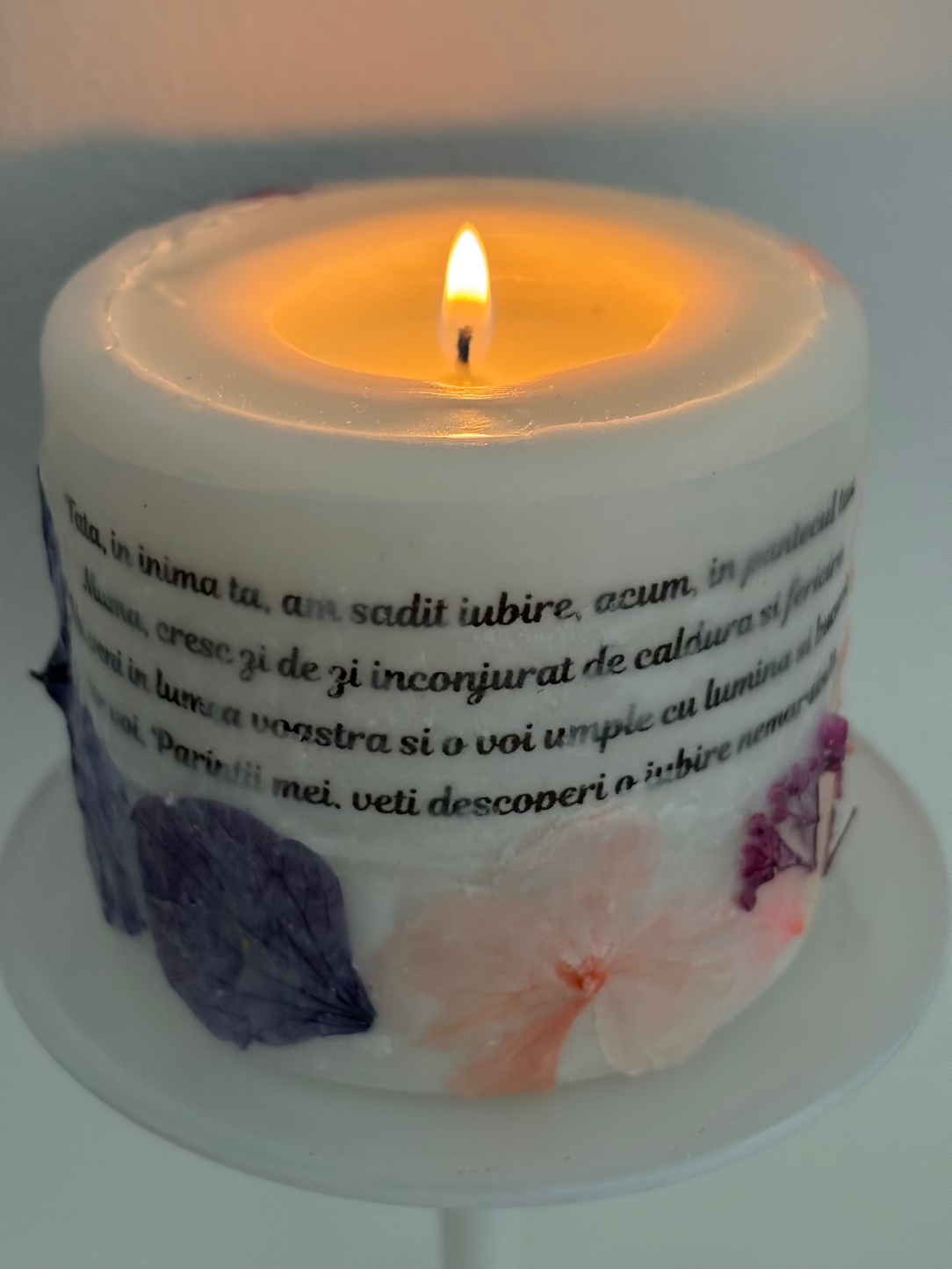 Implinire - lumanare botanica gender reveal cu hortensii