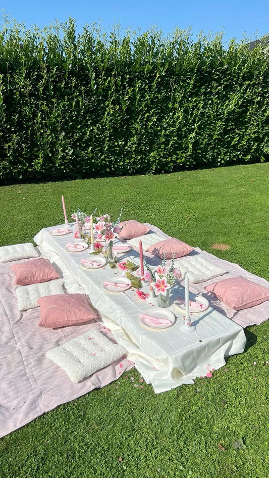 Picnic in natura - The Cozy Candle experience