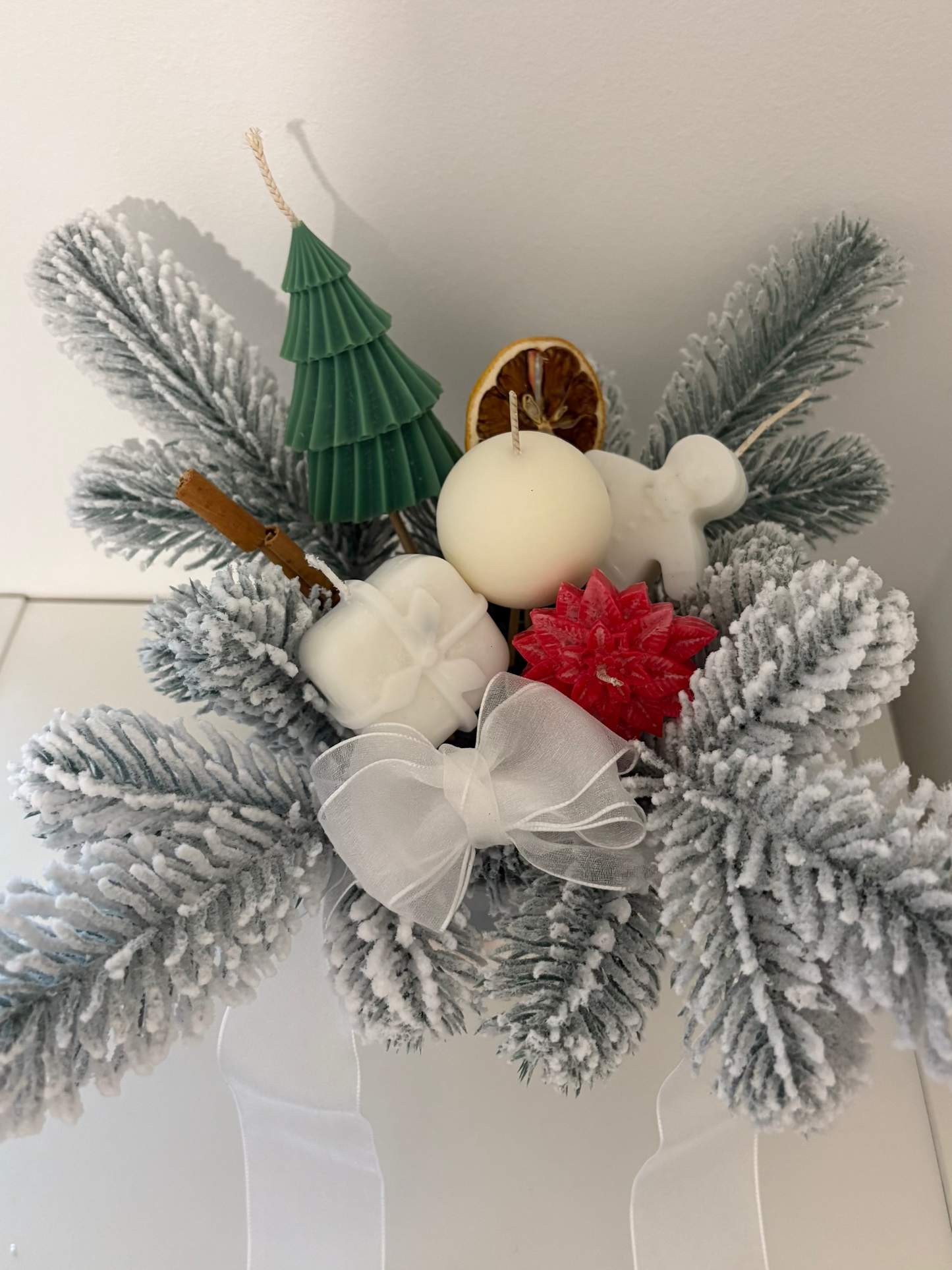 Aranjament de Craciun cu lumanari