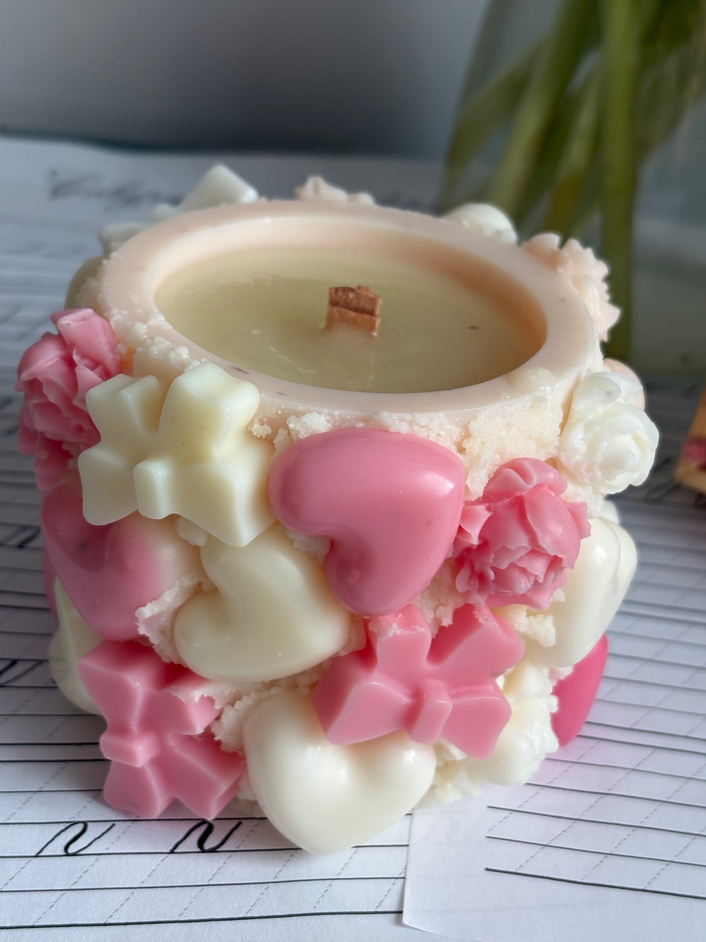 Mon amour - Lumanare cu decoratiuni si fitil de lemn