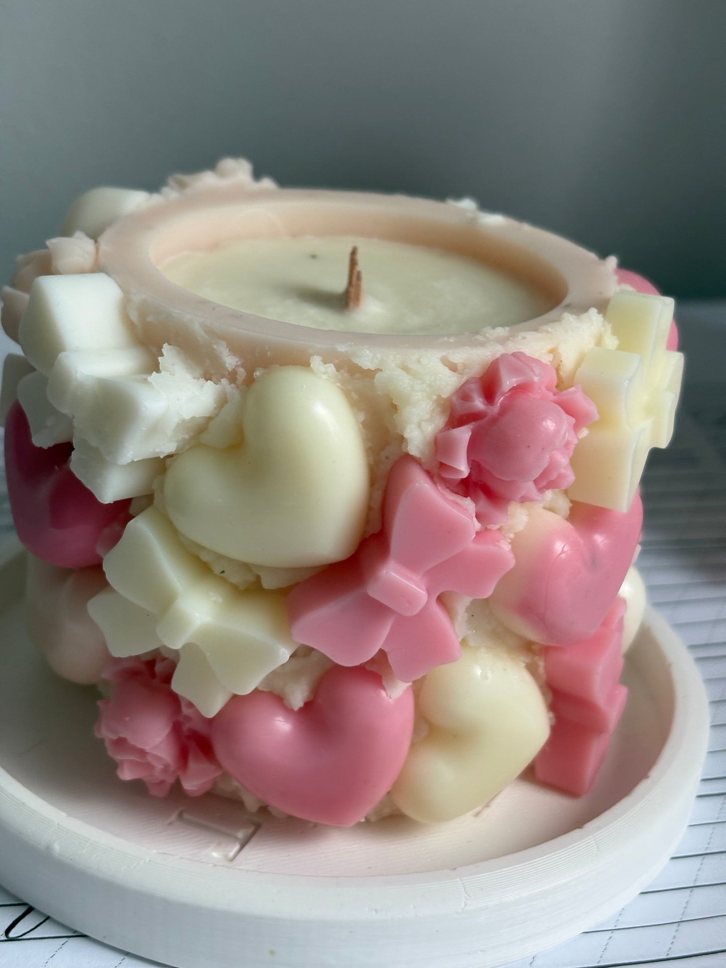 Mon amour - Lumanare cu decoratiuni si fitil de lemn