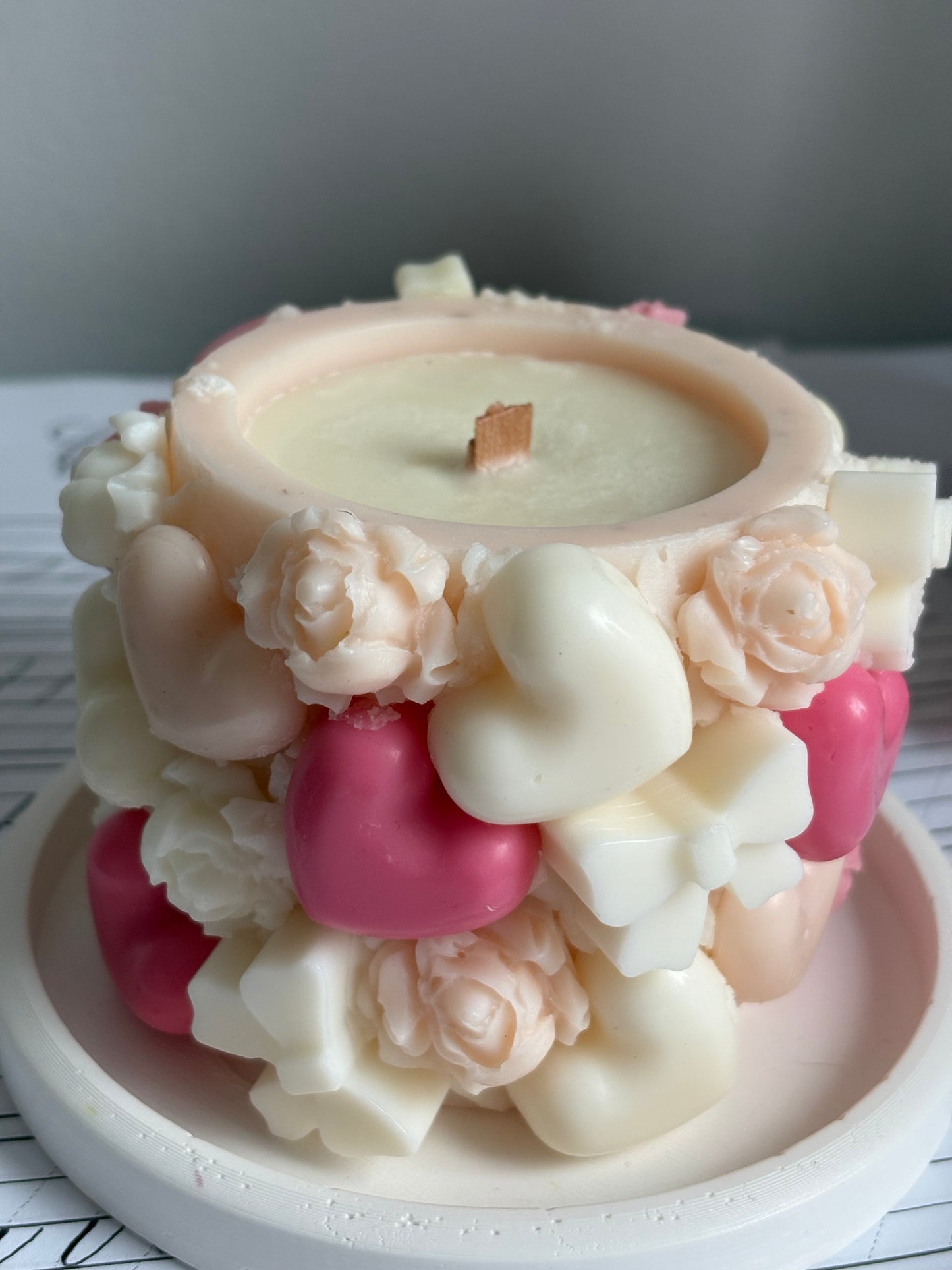 Mon amour - Lumanare cu decoratiuni si fitil de lemn